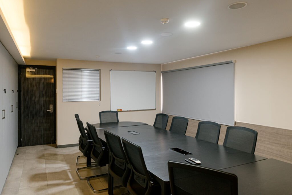 rise urban art hotel business meeting space